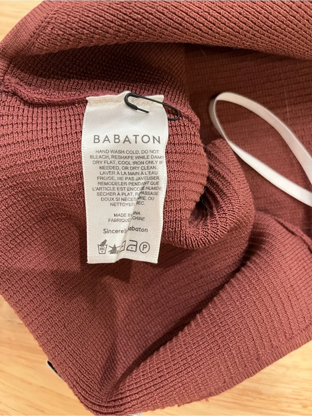 Babaton Ribbed One-Shoulder Crop Tank - Picture 4 of 5
